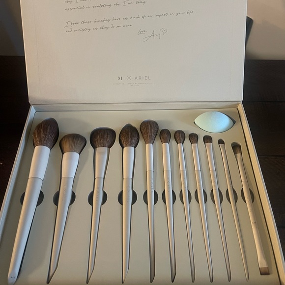 Makeup Morphe X Ariel Signature Look 12piece Face Eye Brush Set